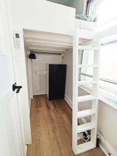 1 Min Walk 2 Station Aircon Loft Bed Near Airport & City - 7