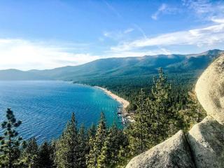 Lake Views, Pet-Friendly Cabin with Hot-Tub in King's Beach - Kings Beach - 5