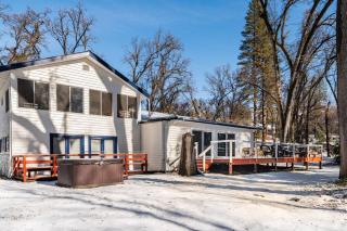 Modern LakeHouse Sleeps 20 Hot Tub/Games/Fire Pit - Oakhurst - 1