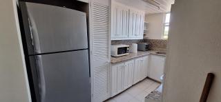 Seaview Property 3B Two Bedroom Apt Hasting Towers - Bridgetown - 2