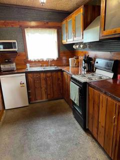 Unique, Rustic Stone Cottage - Canadian - 9