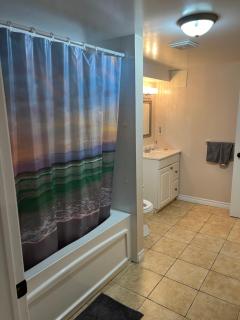 2 bedroom basement with parking - Richmond Hill - 7