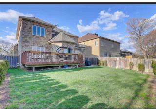 2 bedroom basement with parking - Richmond Hill - 5