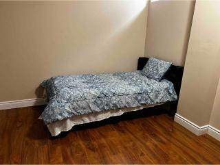 2 bedroom basement with parking - Richmond Hill - 1