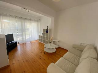F R Apartment - Metamorfosi - 5