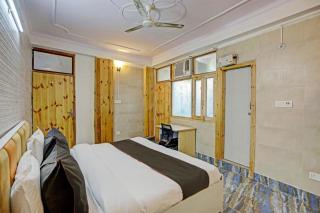 Umen Hotel Sector 66 - 2