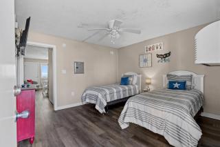 Blue Mist Villas Unit 201 offers King Bed Suite and Beach front Balcony in Cherry Grove - Myrtle Beach - 9