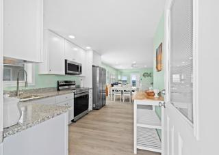 Cherry Grove Oceanfront Home - Mommas Gift in Cherry Grove - Myrtle Beach - 8