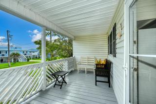 Marsh View Getaway is a 4 Bedroom Channel Home in Cherry Grove - Myrtle Beach - 7