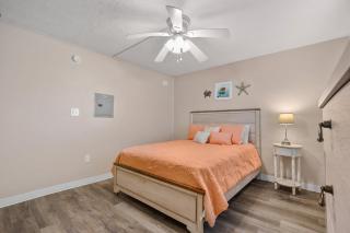 Blue Mist Villas Unit 202 is an oceanfront Condo in Chery Grove - Myrtle Beach - 7