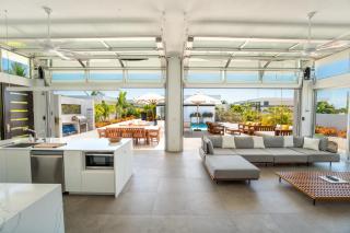 Beachside 4 Bedroom Villa with Pool and Resort Amenities - White Villas - v9 - Long Bay Hills - 2