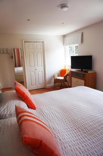 Ship Stores Guest House - 7