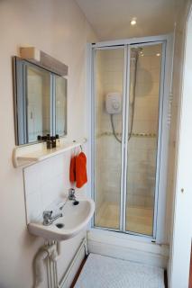 Ship Stores Guest House - 6