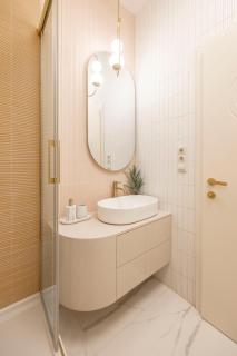 Luxurious Central Apartment w/ a Stunning View to the Basilica - 3