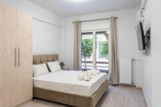 New and renovated studio close to Megaro Mousikis - 0