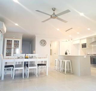 The Ultimate Coastal Retreat - Tin Can Bay - 8