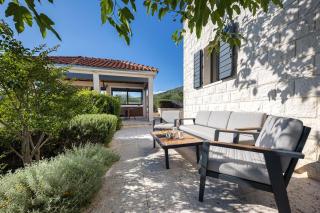 Villa True Oasis with Heated Pool - Rogoznica - 2