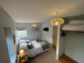 The Poplars - Cosy Modern Flat with Great Networking - Telford - 5
