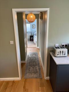 The Poplars - Cosy Modern Flat with Great Networking - Telford - 1