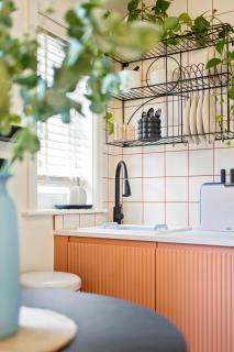 Cosy Studio Steps From Beach - 6