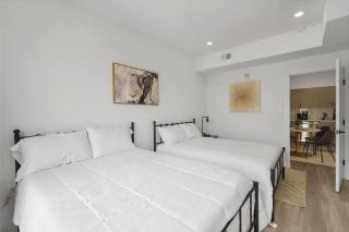 Enjoy City Skyline Views from private Roof Deck! - 2