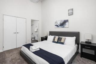 BOLD 2BR 2BA In The Block Apartment by CozySuites - Indianápolis - 4