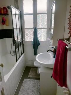 Chambre spacieuse vu sur la tour - Paris - 9