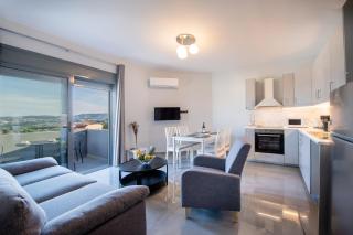 E&A luxury apartment with sea view - Rodes - 9