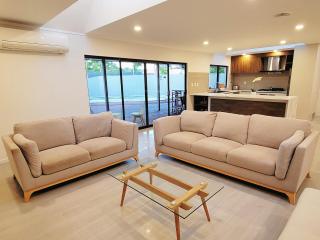 Luxury Bay Vacation Home 5 Ensuites & Pool - Whangaparaoa - 3