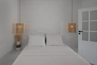 Beautiful Santorini Villa 1 Bedroom Villa Blissful Retreat Breathtaking Caldera Sea Views Outdoor Hot Tub Oia - Oia - 3