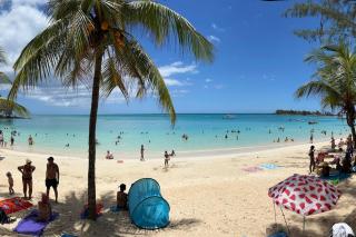 RESIDENCE PLEIN SOLEIL near Pereybere Beach - Only 200 Metres Away! - Pereybere - 4