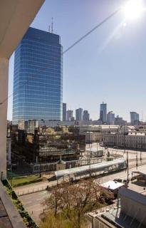Bright 7th Floor Central Home with Balcony & View - Varsavia - 4