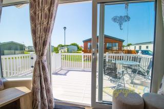 SBL54 - Camber Sands Holiday Park - Mini Lodge - 3 Bedrooms - Decking - Dishwasher - Private Parking - Camber - 4