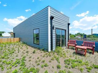 Luxury Penthouse , Private RoofDeck & Amazing View - 4