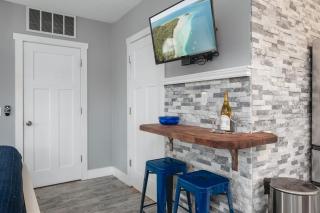 Harbor Studio Close to Downtown Beaches and Wineries - Traverse City - 5
