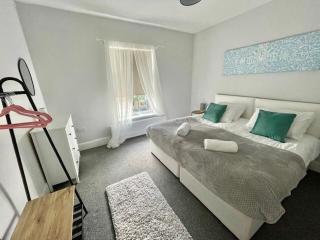 Large 3 Bed House - Awsworth - J26 M1 - Ideal for Contractors or Families - Sleeps - 6 - - 1