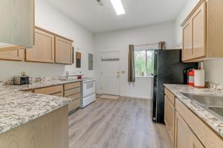Charming Grants Pass Cottage with Patio and Gas Grill! - 3