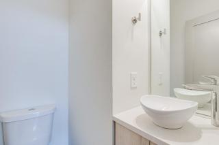 Steps to City Park: Townhome w/ Rooftop Deck! - 6