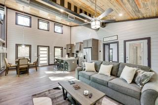 Near New Casino Broken Bow Cabin with Hot Tub - 6