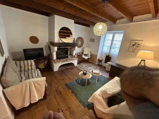 Maison dans la magnifique village de Montjoi - Monjoi - 4