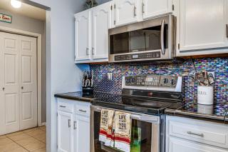 Indianapolis Home with Private Yard about 8 Mi to Dtwn! - Indianápolis - 1