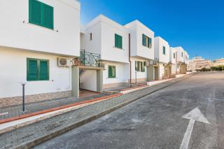 Blusea Beach Apartments - 8