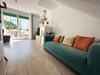 MIRA - Casa de 3 dormitorios, Terrazas, Vistas al mar, Parking privado, Playa a 400 metros, Centro a 500 metros - Torremolinos - 0