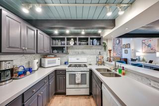 Walk to Arkansas River Historic Palace Loft! - Salida - 8