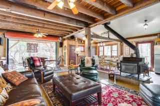 Jasper 7 Timbers Cabin on 10 Acres with a Creek! - Jasper - 1