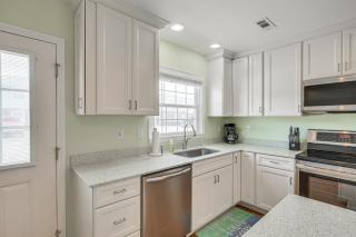 Breezy Pine Knoll Shores Escape Walk to Beaches! - Pine Knoll Shores - 4