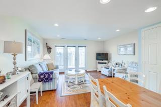 Breezy Pine Knoll Shores Escape Walk to Beaches! - Pine Knoll Shores - 6