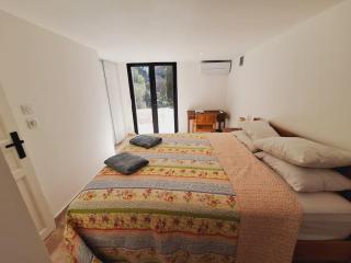 Le Castellet Gem - 2