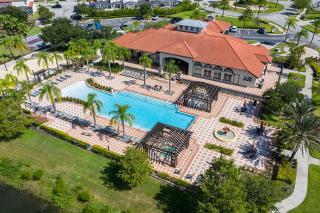 Elegant Home with Pool & Spa, Close to Disney - Kissimmee - 0