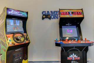 Hot Tub, Fire Pit and Game Room Tobyhanna Home! - Tobyhanna - 3